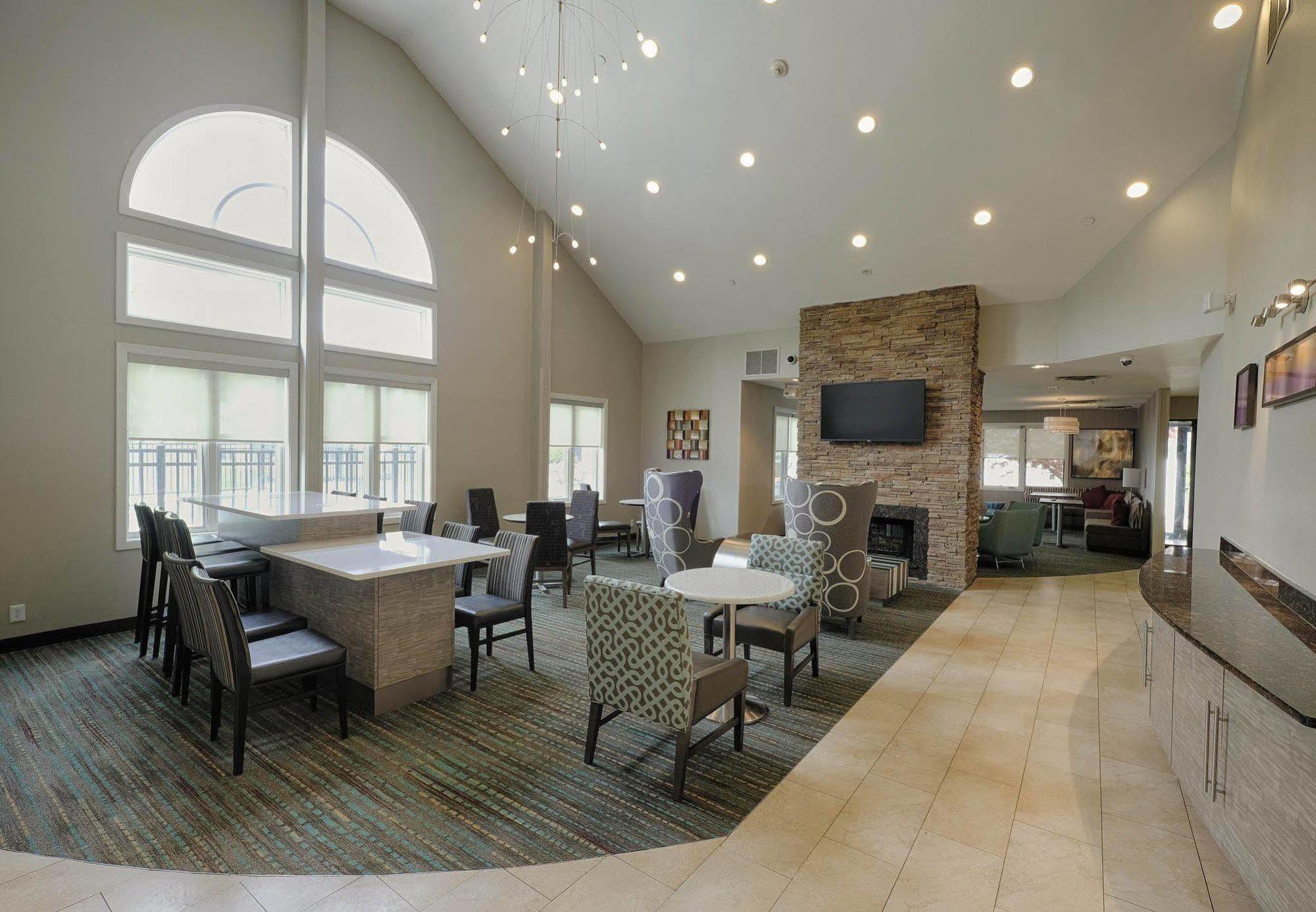 Albany Airport Inn And Suites Latham Εξωτερικό φωτογραφία