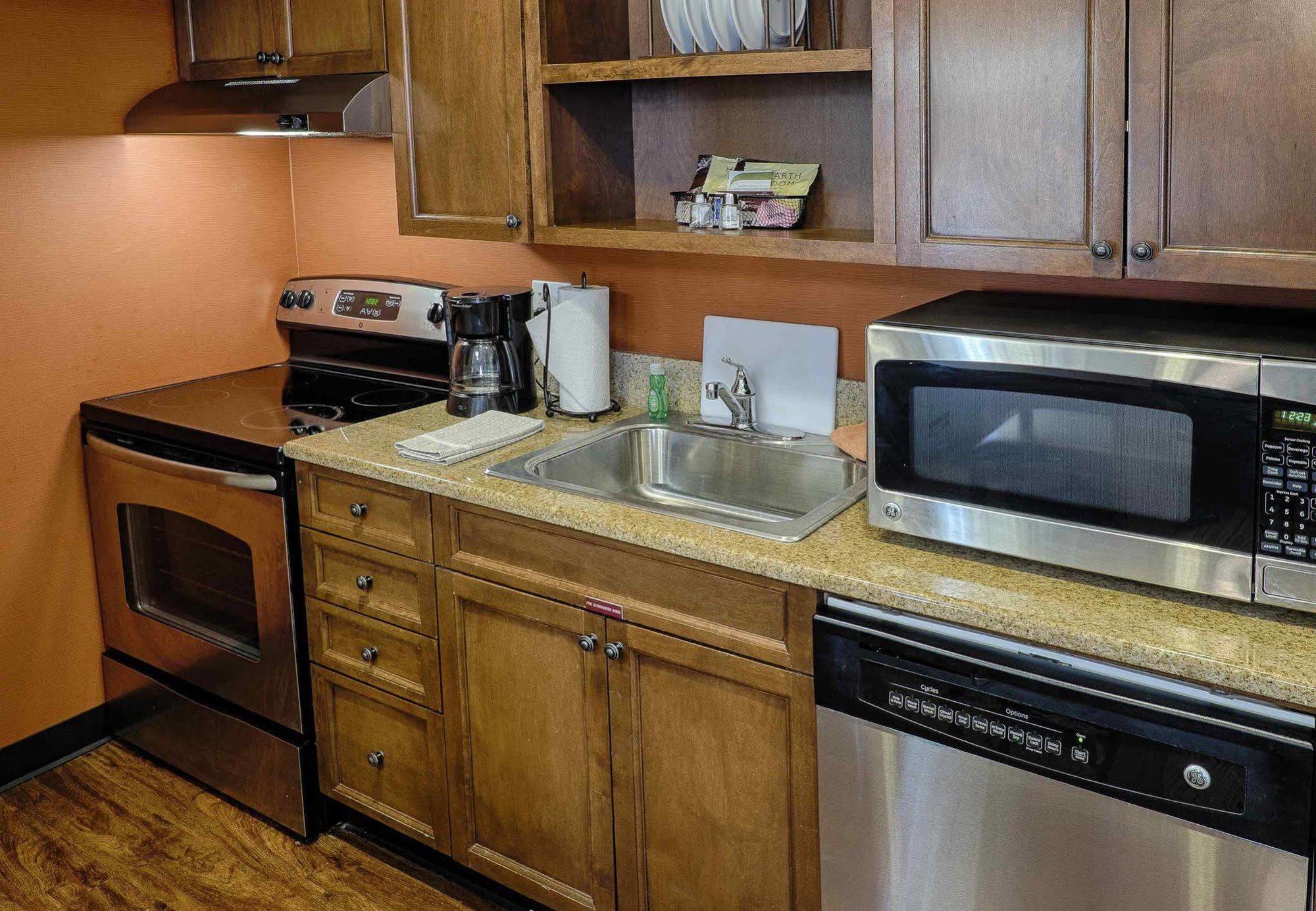 Albany Airport Inn And Suites Latham Εξωτερικό φωτογραφία