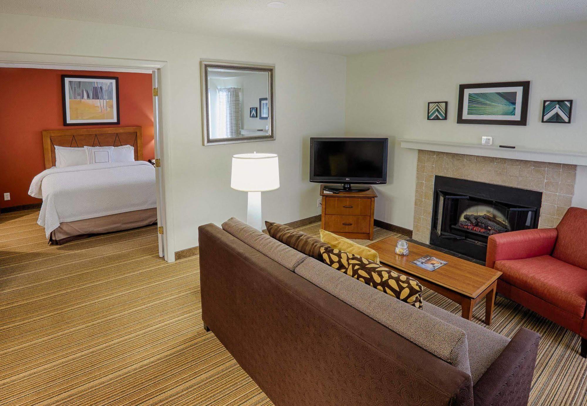 Albany Airport Inn And Suites Latham Εξωτερικό φωτογραφία