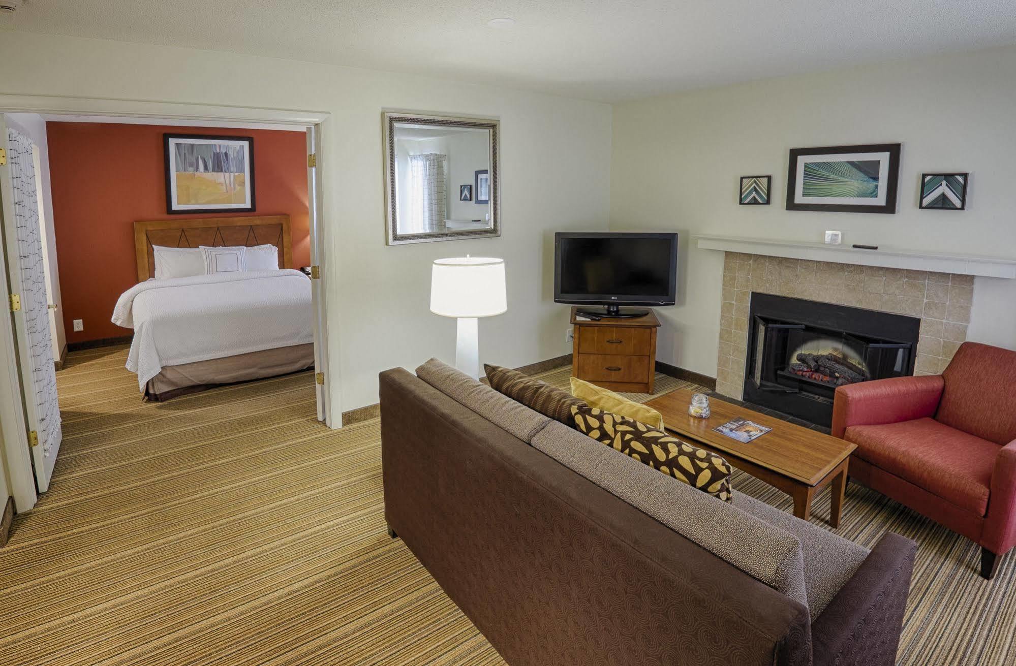 Albany Airport Inn And Suites Latham Εξωτερικό φωτογραφία