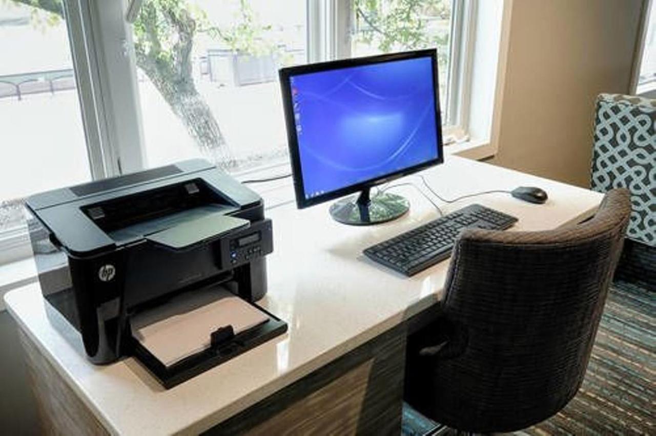 Albany Airport Inn And Suites Latham Εξωτερικό φωτογραφία