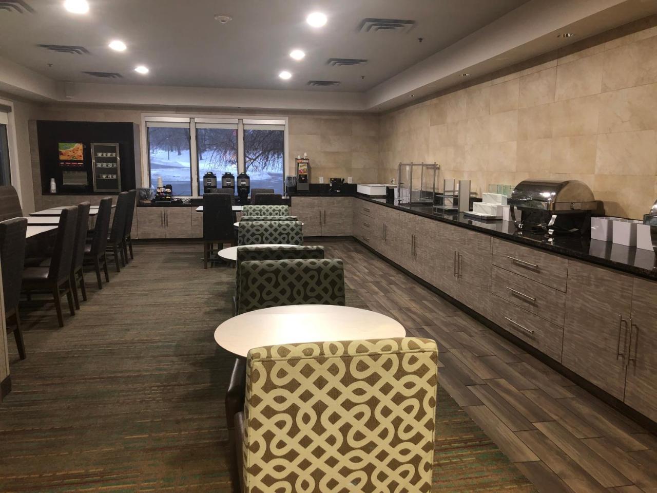 Albany Airport Inn And Suites Latham Εξωτερικό φωτογραφία