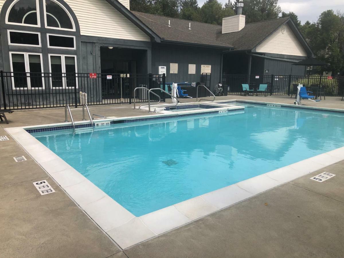 Albany Airport Inn And Suites Latham Εξωτερικό φωτογραφία
